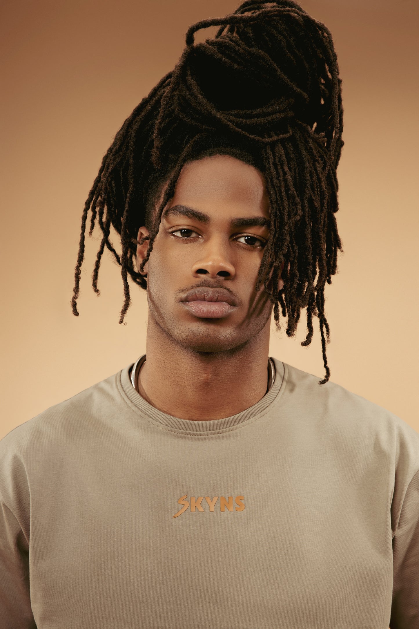 Essential Skyns Tee - Warm Grey